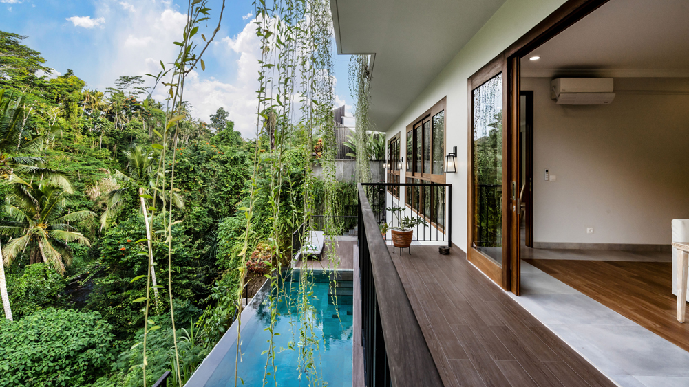 Pala Ubud - Villa Batur - Breahtaking view of lush greenery from the master bedroom balcony